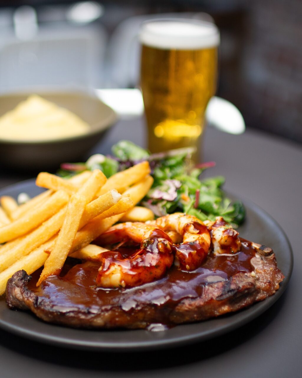 Instagram post from bictontavern. This post is in position 0.